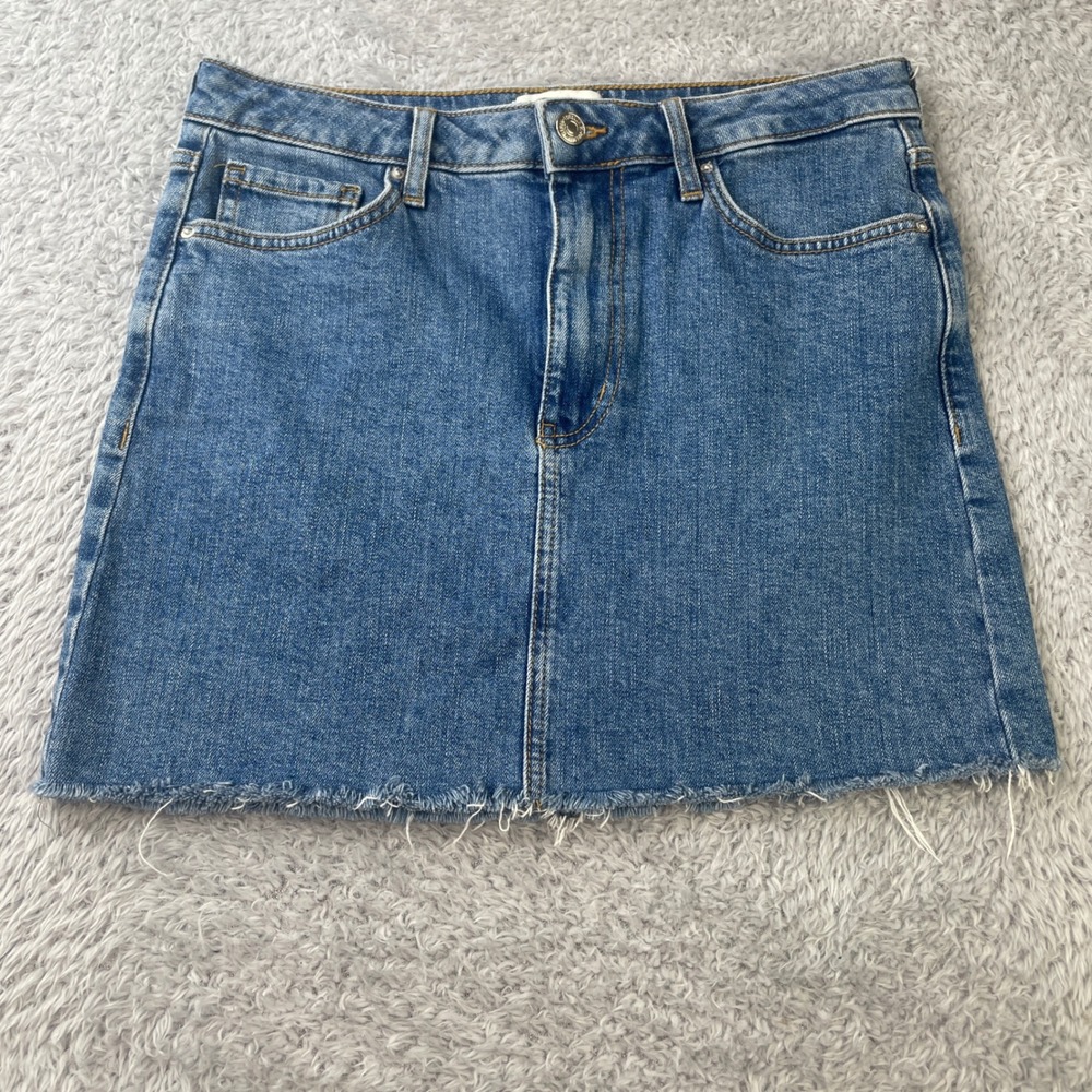 Forever 21 Denim Mini Skirt Womens Size M Blue Raw Hem Frayed Medium Wash